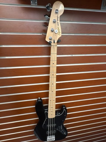 Squier fender vintage jazz - by,